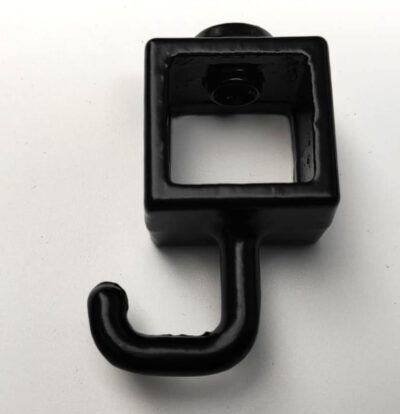 Zwarte vierkante buiskoppeling 64S kledinghaak 25 x 25mm