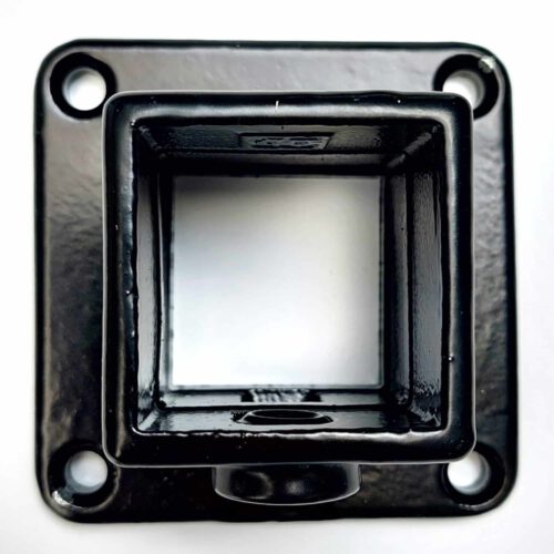 Zwarte buiskoppeling 10S doorlopend ronde voet of muursteun 40x40mm
